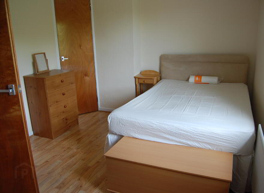 29d Inishowen Drive, Belfast, BT10 0EU