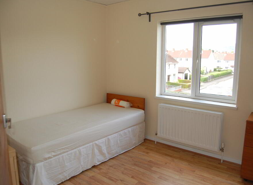 29d Inishowen Drive, Belfast, BT10 0EU