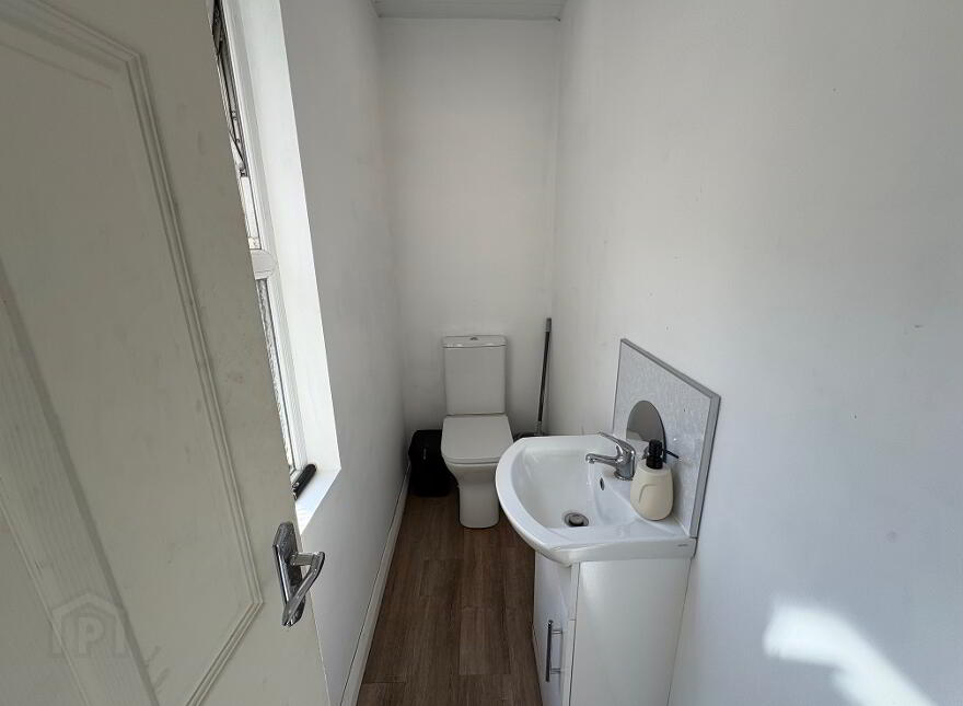 132 Dunluce Avenue, Lisburn Road, Belfast, BT9 7AZ