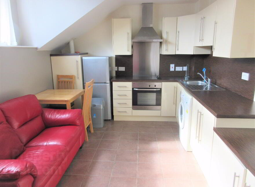 Great Apartment, 4c Magdala Street, Botanic Area ~ Behind Queens, Belfast, BT7 1PU photo