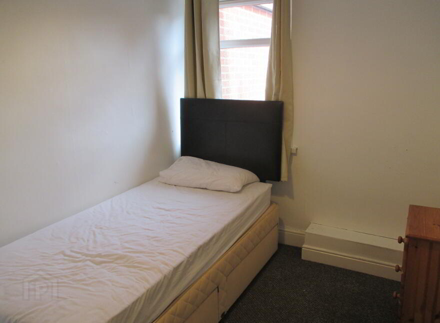 Imperial Street, Ravenhill Avenue, Belfast, BT6 8JP