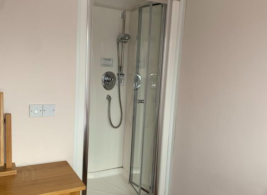 Unit 4, 13 Lawrence Street, Belfast, BT7 1LE