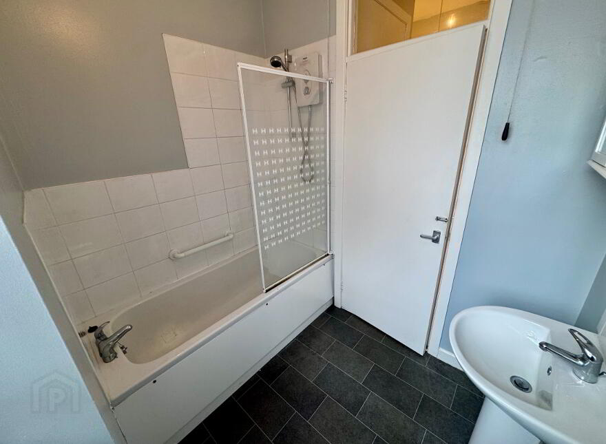 Apt 3 Invermore House, Ilse Court, Mill Road, Larne, BT40 3BS
