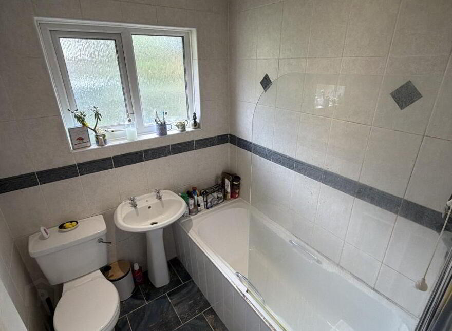 27 Hampton Parade, Belfast, BT7 3EQ