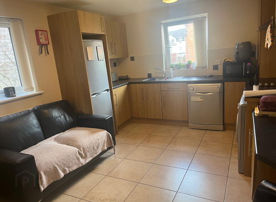 Flat 2 37 Tates Avenue, Belfast, BT9 7BY
