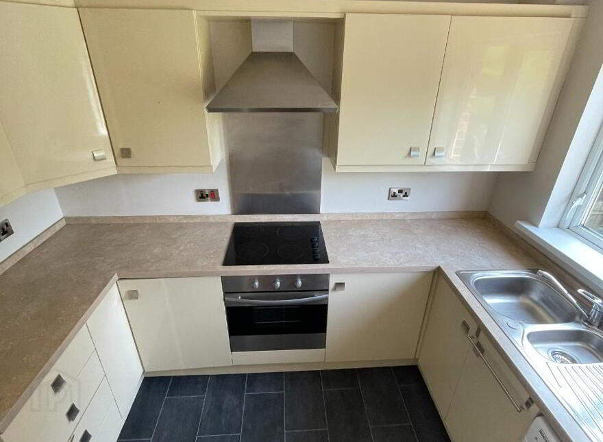 5 Eastleigh Dale, Belfast, BT4 3DT