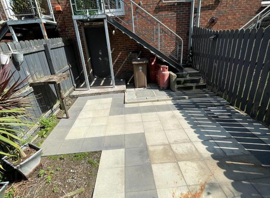 5 Eastleigh Dale, Belfast, BT4 3DT