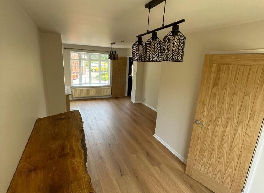 5 Eastleigh Dale, Belfast, BT4 3DT