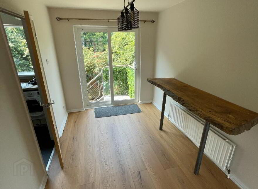 5 Eastleigh Dale, Belfast, BT4 3DT