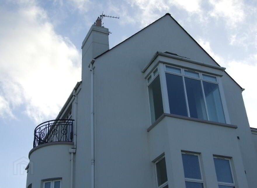 6 Dhu Varren (Student Let), Portrush, BT56 8EN