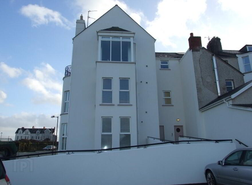 6 Dhu Varren (Student Let), Portrush, BT56 8EN