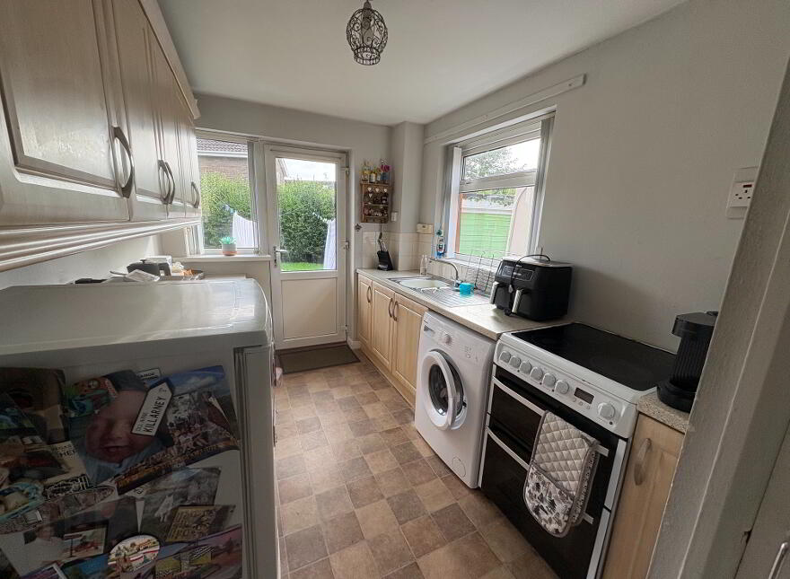 33 Glenhead Avenue, Dunmurry, Belfast, BT17 9AX