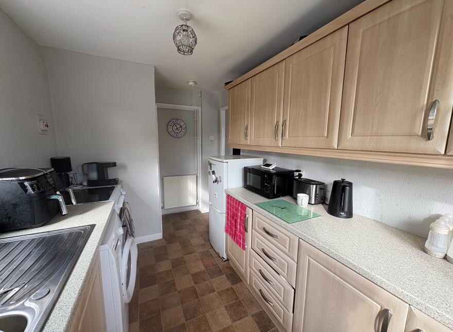 33 Glenhead Avenue, Dunmurry, Belfast, BT17 9AX