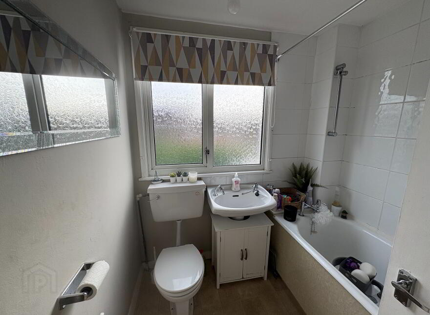 33 Glenhead Avenue, Dunmurry, Belfast, BT17 9AX