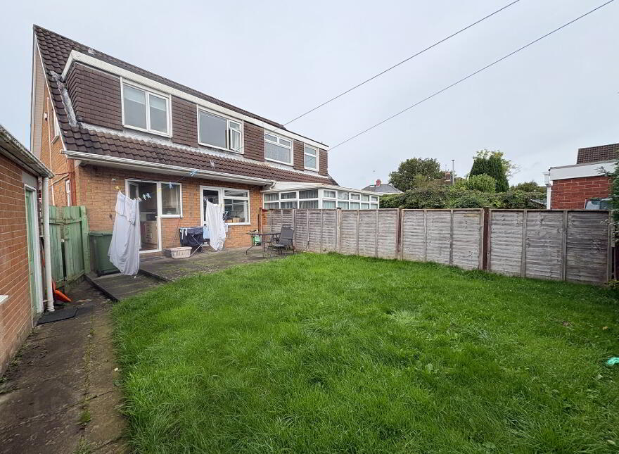 33 Glenhead Avenue, Dunmurry, Belfast, BT17 9AX