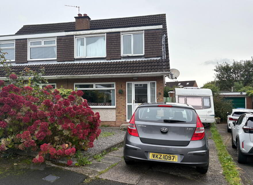 33 Glenhead Avenue, Dunmurry, Belfast, BT17 9AX