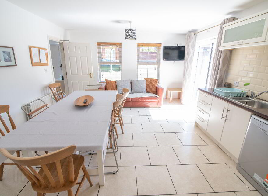 2 Hopefield Grange (Student Let 2025), Portrush, BT56 8QD
