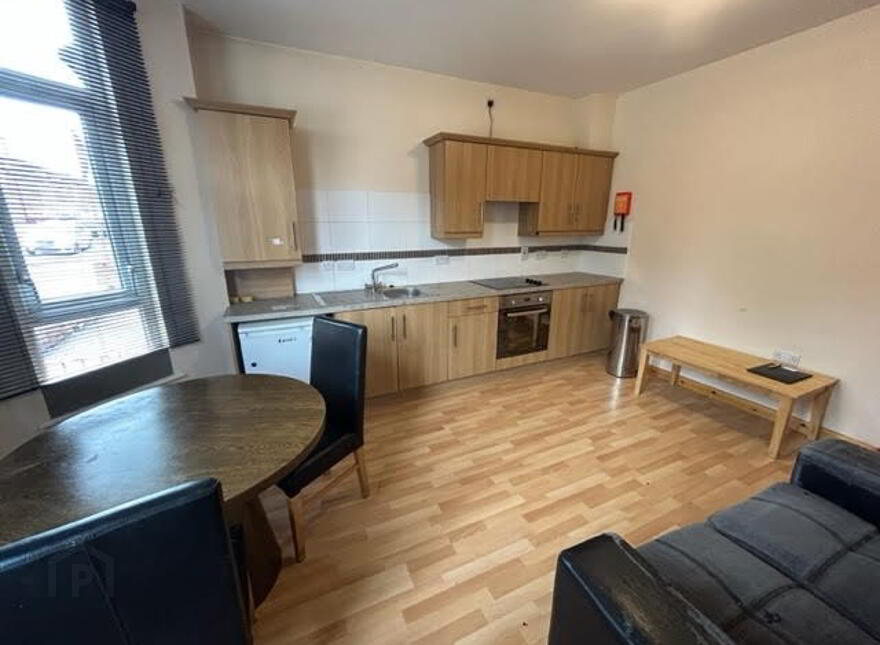 Great Apartment, 41A Agincourt Avenue, Queens University Quarter, Belfast, BT7 1QA