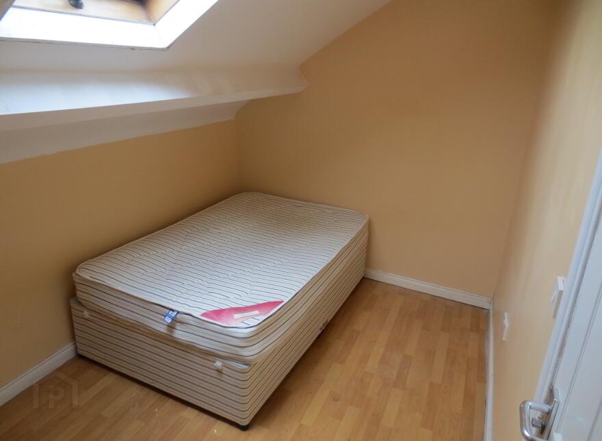 Great 5 Bedroom House, 26 Agincourt Street, Queens University Quarter, Belfast, BT7 1QA