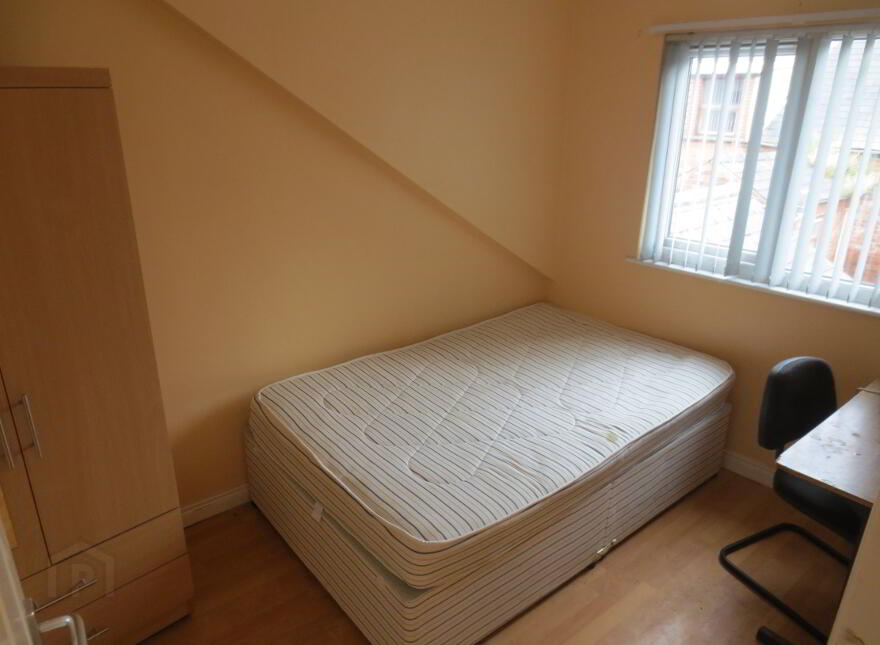 Great 5 Bedroom House, 26 Agincourt Street, Queens University Quarter, Belfast, BT7 1QA