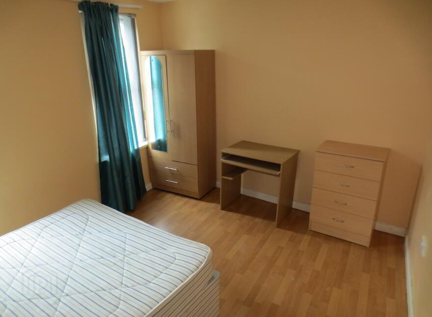 Great 5 Bedroom House, 26 Agincourt Street, Queens University Quarter, Belfast, BT7 1QA