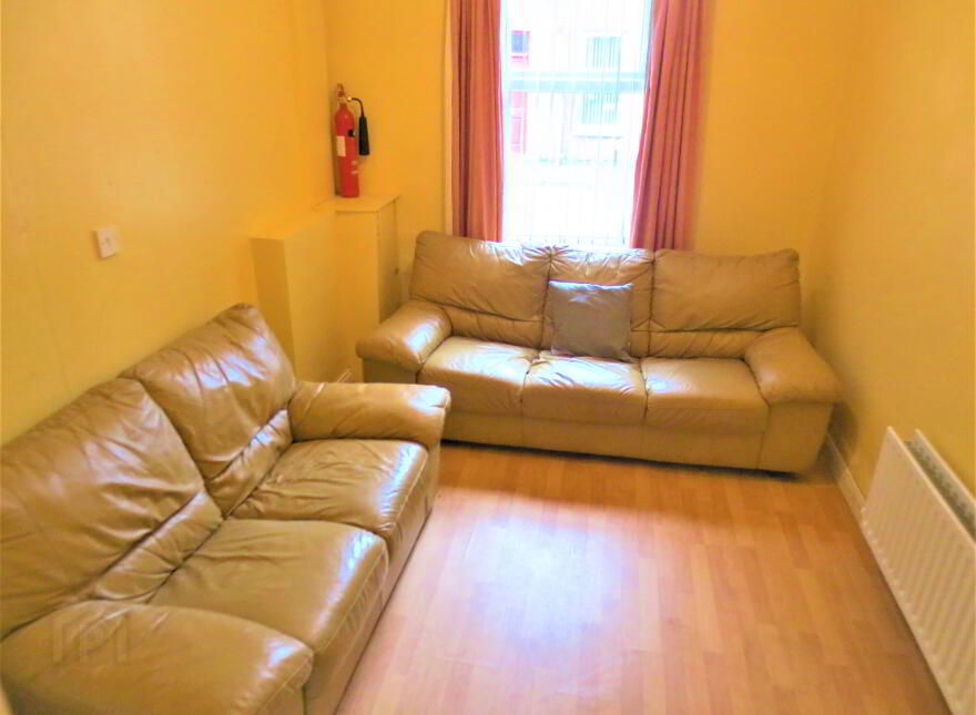 Great 5 Bedroom House, 26 Agincourt Street, Queens University Quarter, Belfast, BT7 1QA