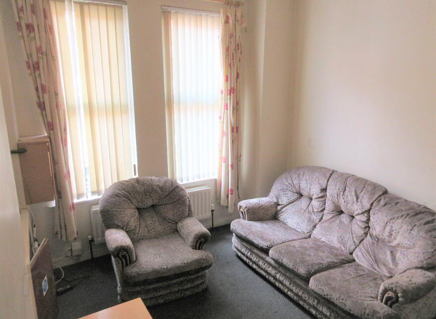 5 Bedroom Student House, 9 Canterbury Street, Botanic Area, Belfast, BT7 1LB