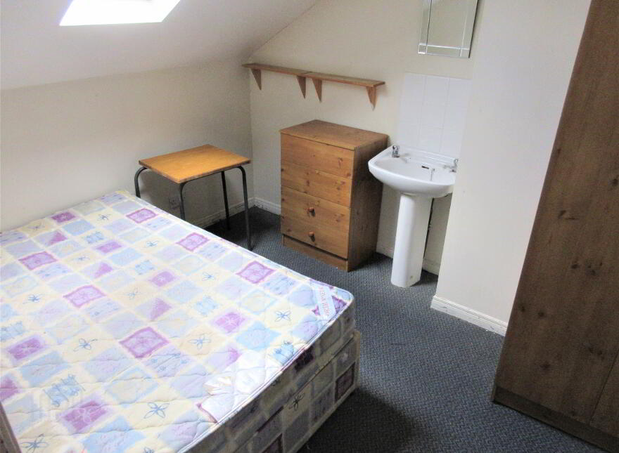 5 Bedroom Student House, 9 Canterbury Street, Botanic Area, Belfast, BT7 1LB