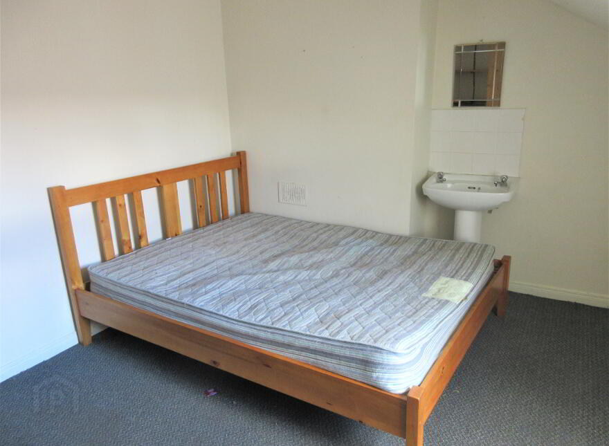 5 Bedroom Student House, 9 Canterbury Street, Botanic Area, Belfast, BT7 1LB