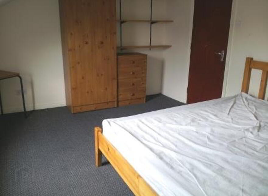 5 Bedroom Student House, 9 Canterbury Street, Botanic Area, Belfast, BT7 1LB
