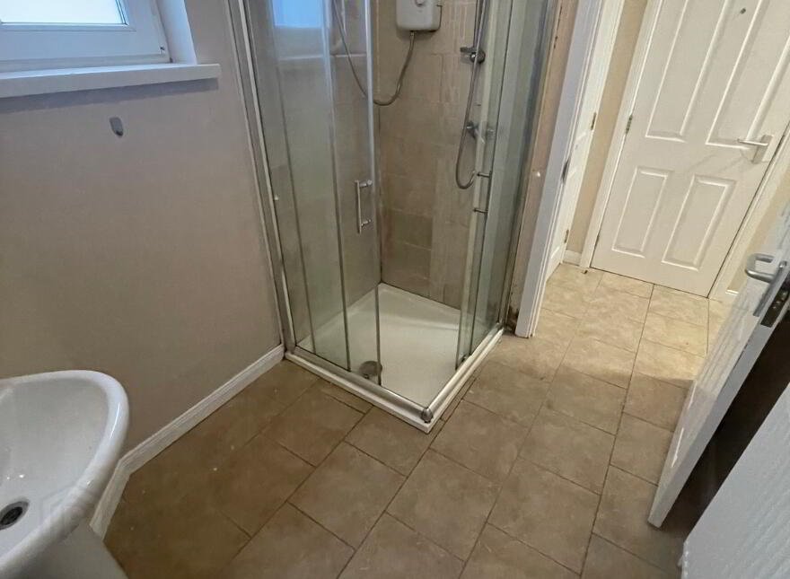 Great Apartment, 2c Dudley Street, University Quarter, Belfast, BT7 1GW