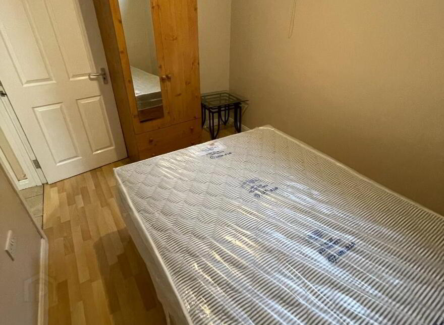 Great Apartment, 2C Dudley Street, University Quarter, Belfast, BT7 1GW