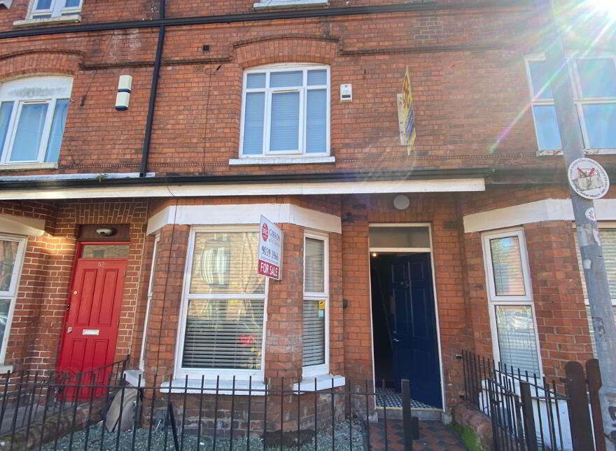 Great Accommodation, 54 Fitzroy Avenue, Queens University Quarter, Belfast, BT7 1HX photo