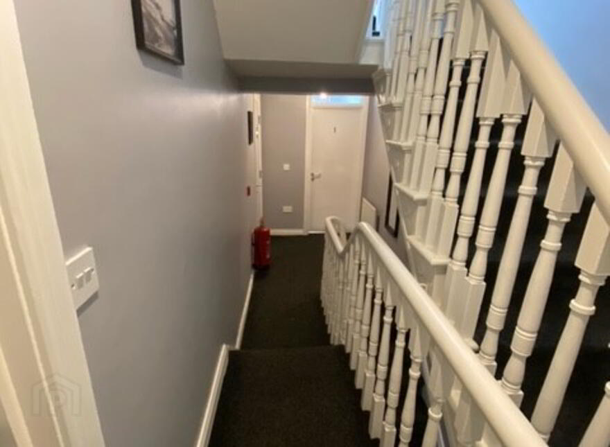 Great Accommodation, 54 Fitzroy Avenue, Queens University Quarter, Belfast, BT7 1HX