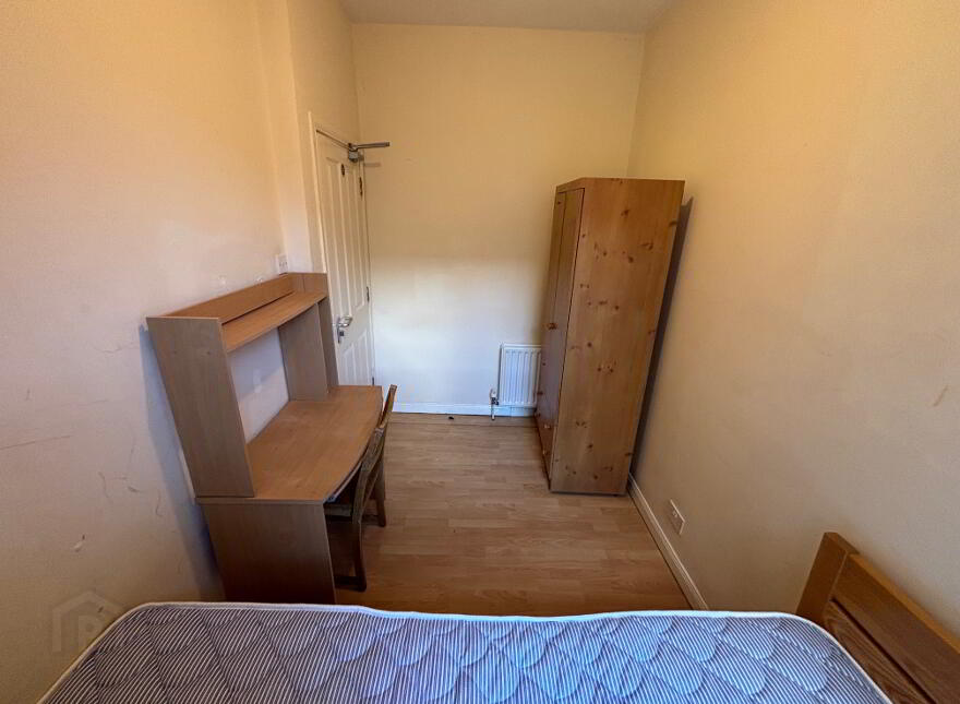 Great Apartment, 122b Fitzroy Avenue, Queens University Quarter, Belfast, BT7 1HX