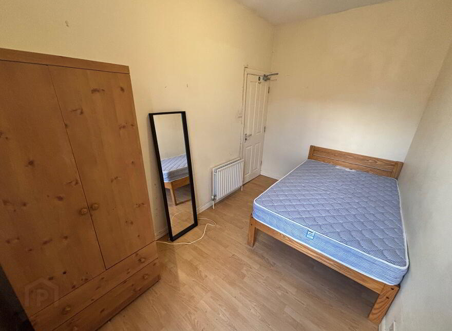 Great Apartment, 122b Fitzroy Avenue, Queens University Quarter, Belfast, BT7 1HX