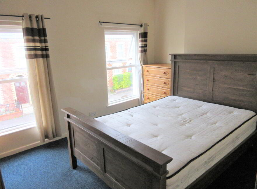 Great 2 Bedroom House, 7 Jerusalem Street, Queens University Quarter, Belfast, BT7 1QN