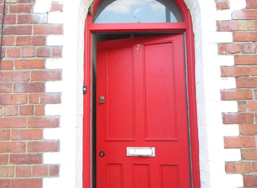 Great 2 Bedroom House, 7 Jerusalem Street, Queens University Quarter, Belfast, BT7 1QN