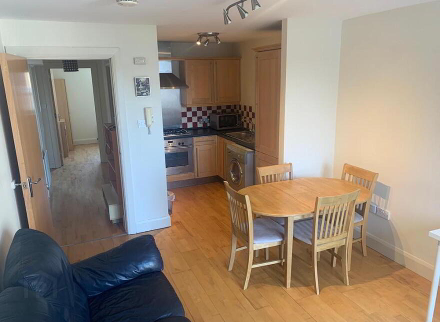 Aa4, 4 Whitehall Square, Belfast, BT12 5EU