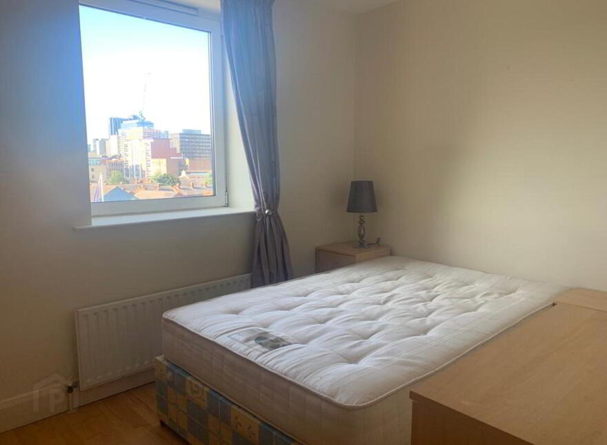 Aa4, 4 Whitehall Square, Belfast, BT12 5EU