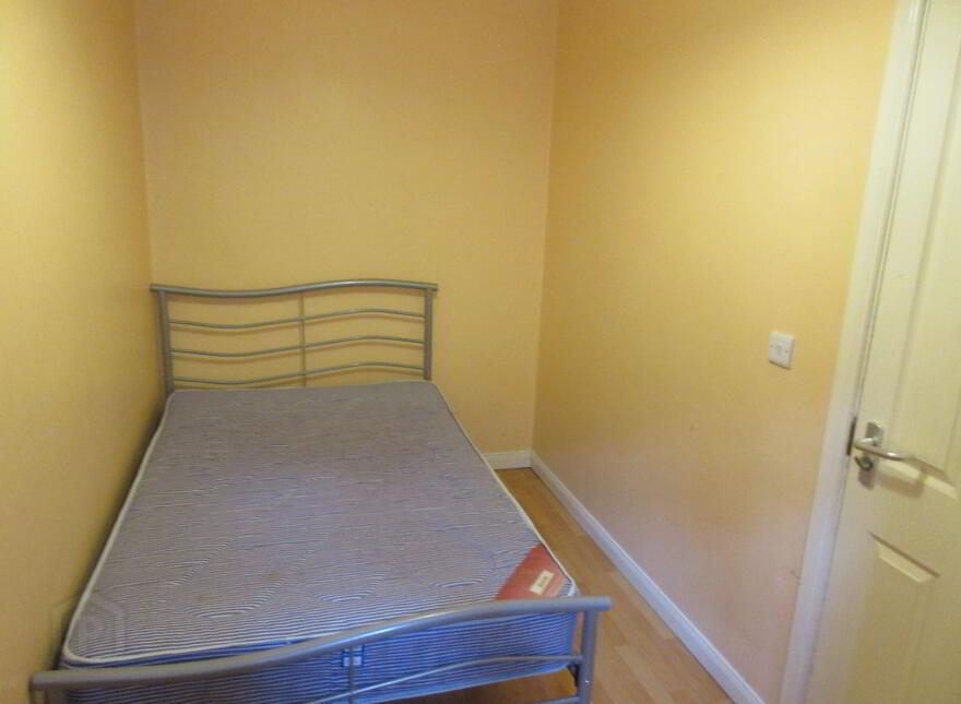Great 3 Bedroom Apartment, 34C Magdala Street, Queens University Quart...Belfast, BT7 1PU