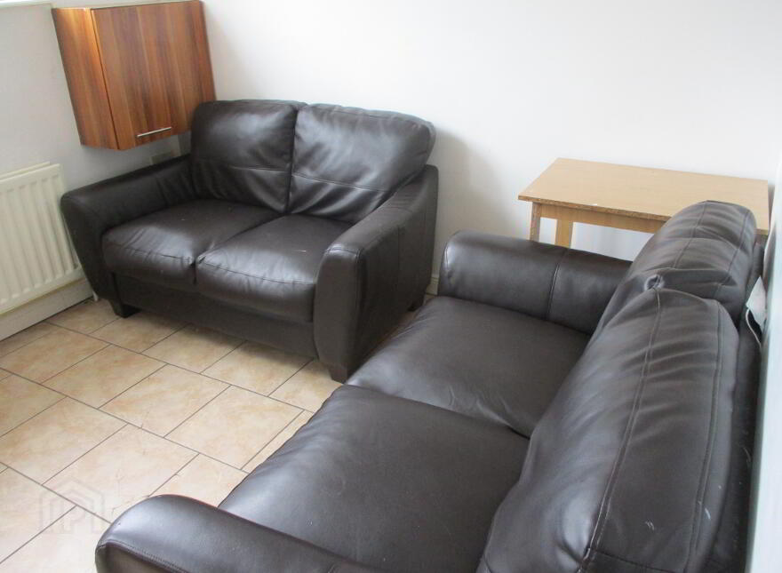 Great 3 Bedroom Apartment, 34C Magdala Street, Queens University Quart...Belfast, BT7 1PU