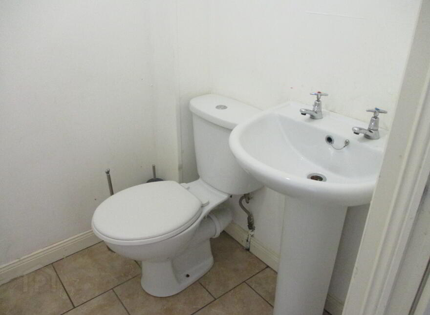 Great 3 Bedroom Apartment, 34C Magdala Street, Queens University Quart...Belfast, BT7 1PU