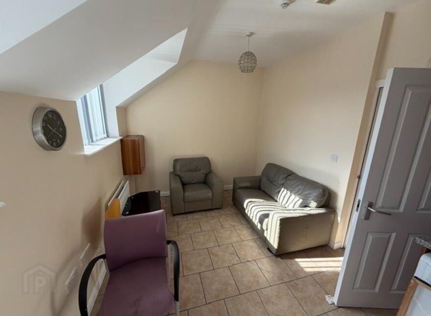 Great 3 Bedroom Apartment, 34C Magdala Street, Queens University Quart...Belfast, BT7 1PU
