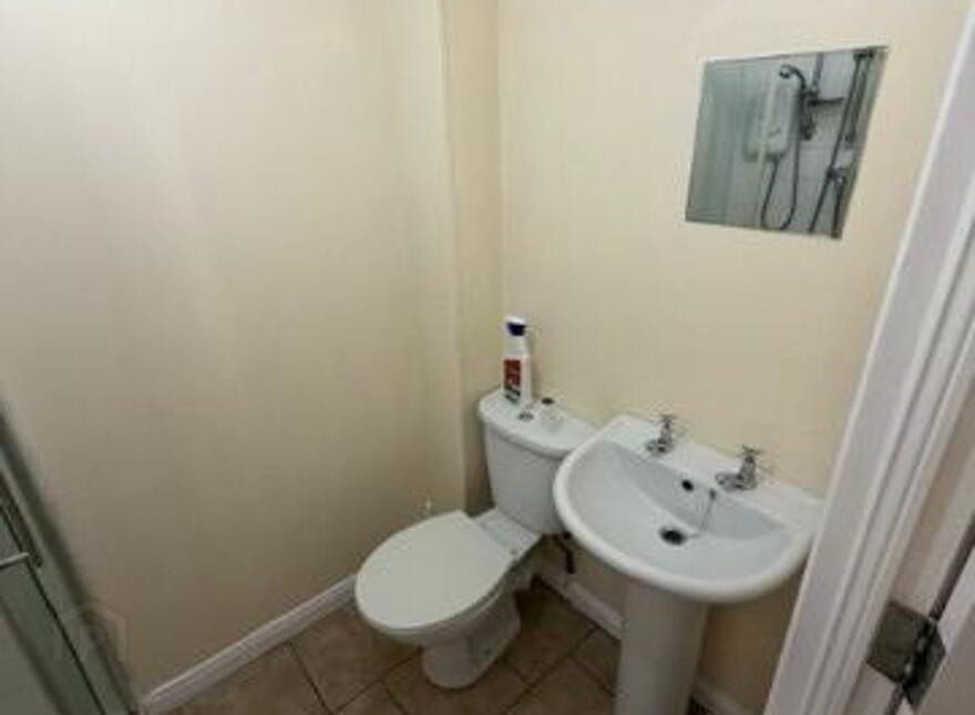 Great 3 Bedroom Apartment, 34C Magdala Street, Queens University Quart...Belfast, BT7 1PU