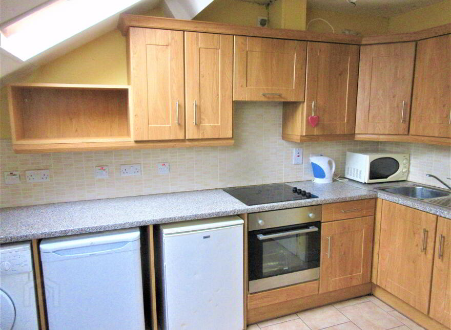 Great 4 Bedroom Apartment, 66C Rugby Avenue, Queens University Quarter, Belfast, BT7 1GZ