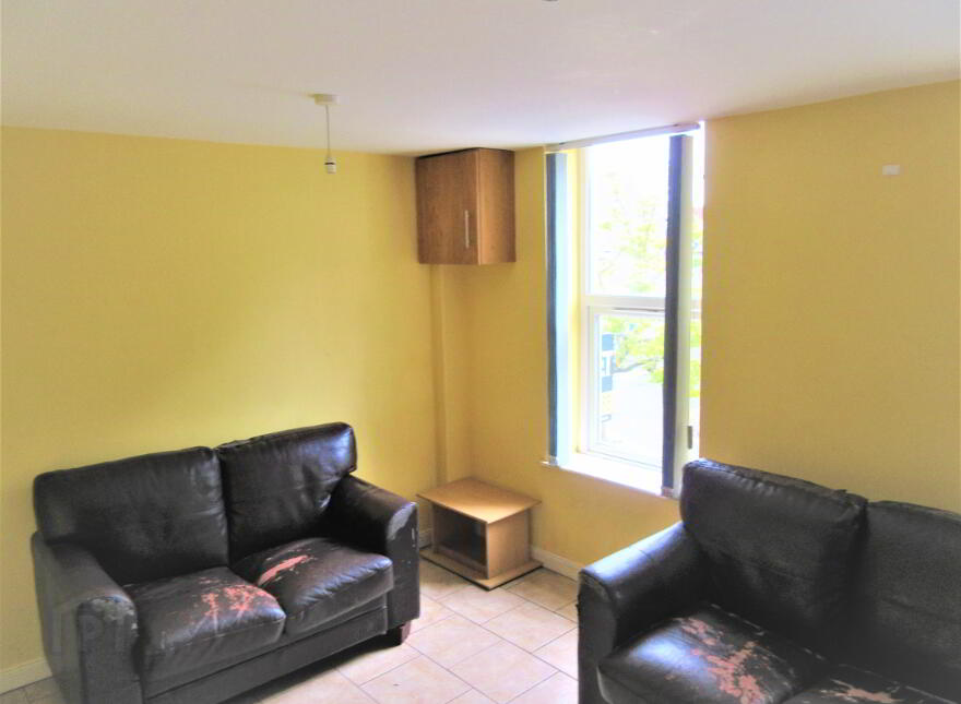 Great 4 Bedroom Apartment, 66B Rugby Avenue, University Quarter, Belfast, BT7 1GZ