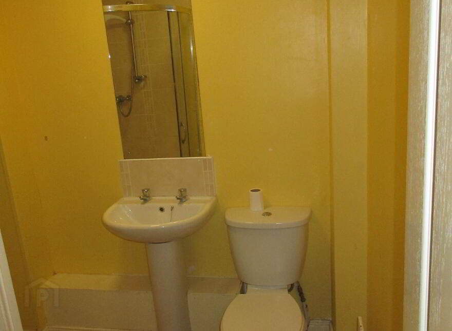 Great 4 Bedroom Apartment, 66B Rugby Avenue, University Quarter, Belfast, BT7 1GZ