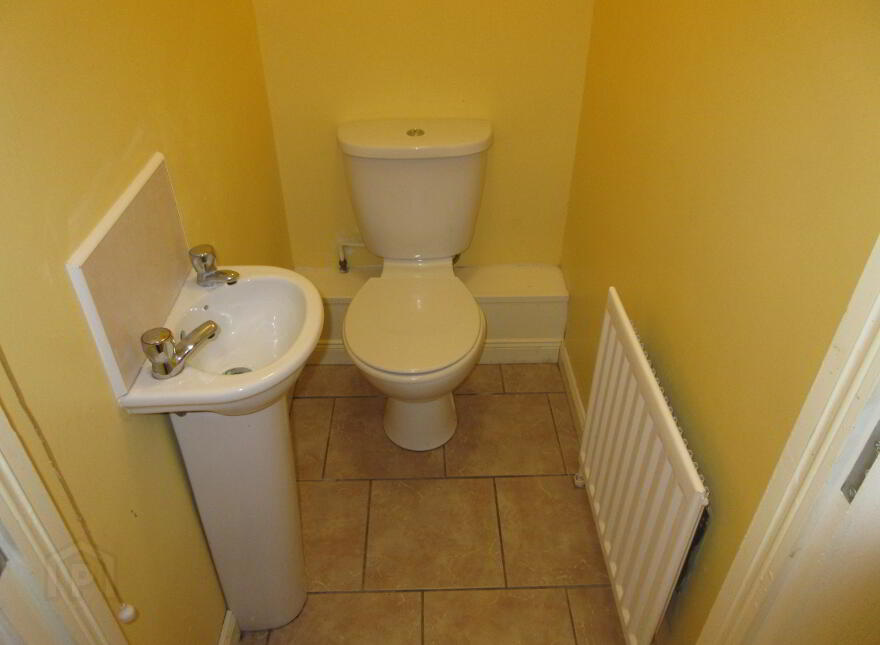 Great Apartment, 76b Rugby Avenue, Queens Quarter, Belfast, BT7 1RG