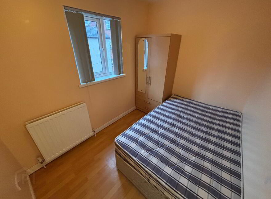 Great Apartment, 68C University Avenue, Queens Quarter, Belfast, BT7 1GY
